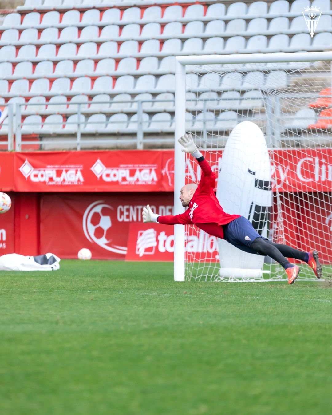 Rubén Miño ha cerrado la portería rojiblanca en las últimas semanas. FOTO: ACF