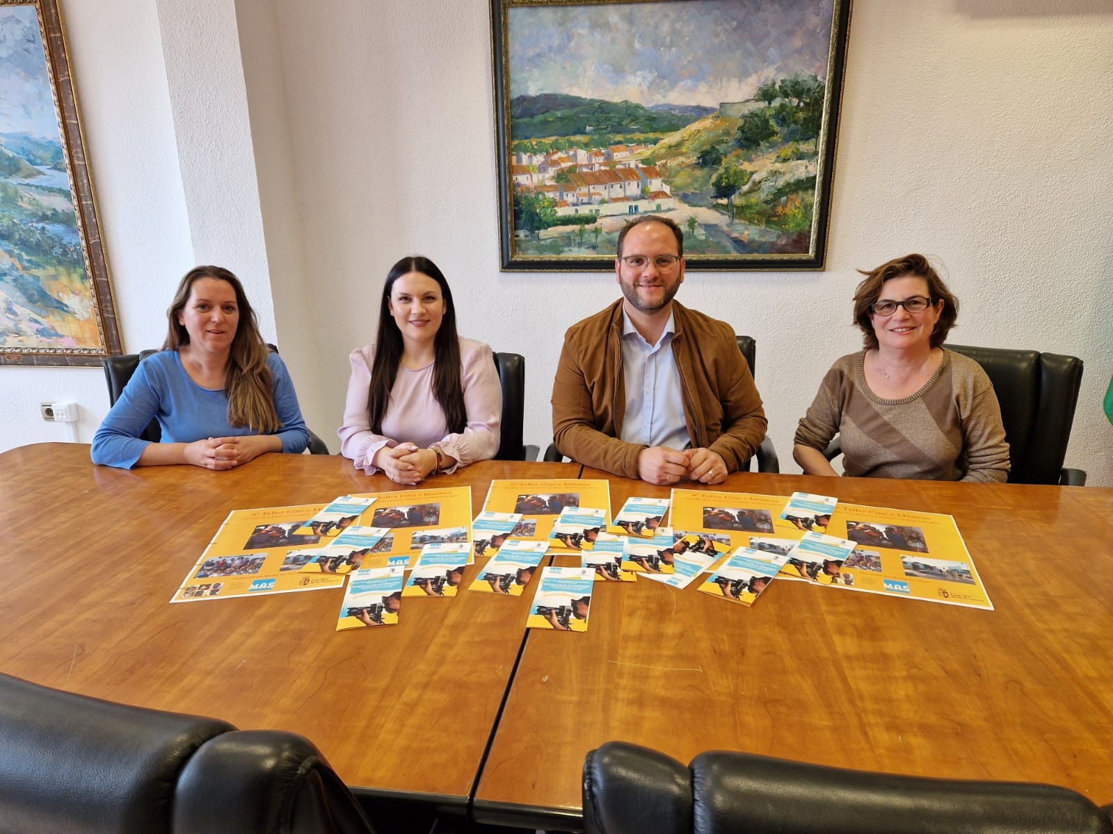 Cultura y Juventud vuelven a becar a siete escolares castellarenses para el campamento de cine e idiomas. 