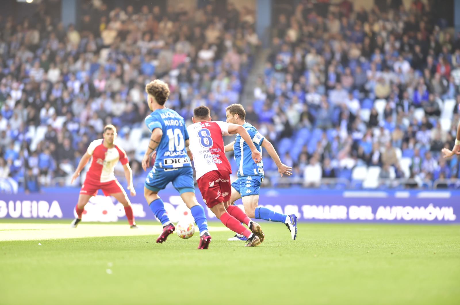 Un momento del duelo disputado en Riazor. FOTO: RC Deportivo de la Coruña