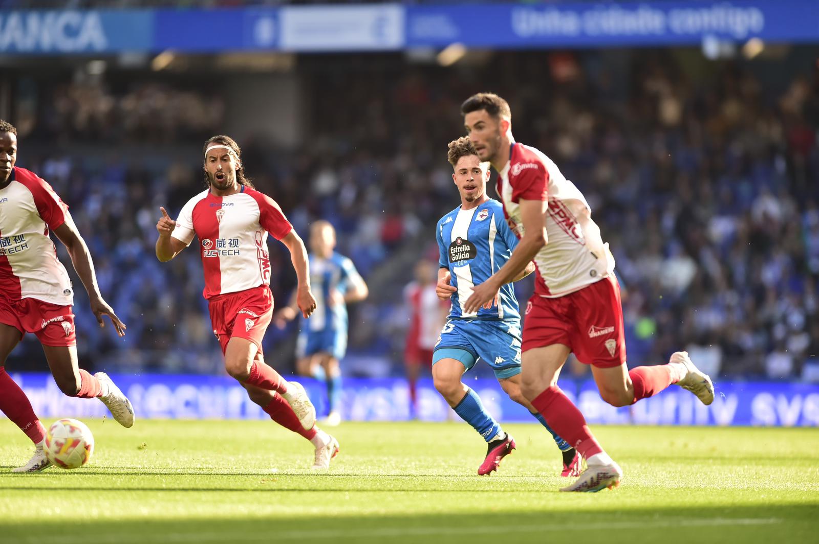 En Riazor el Algeciras no supo frenar a su potente rival. FOTO: RC Deportivo