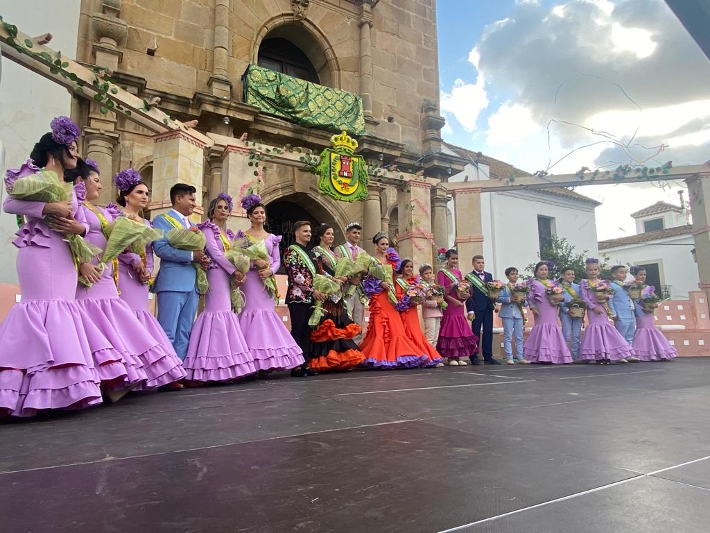 Coronación de la Corte de Honor de la Feria de Los Barrios 2023.