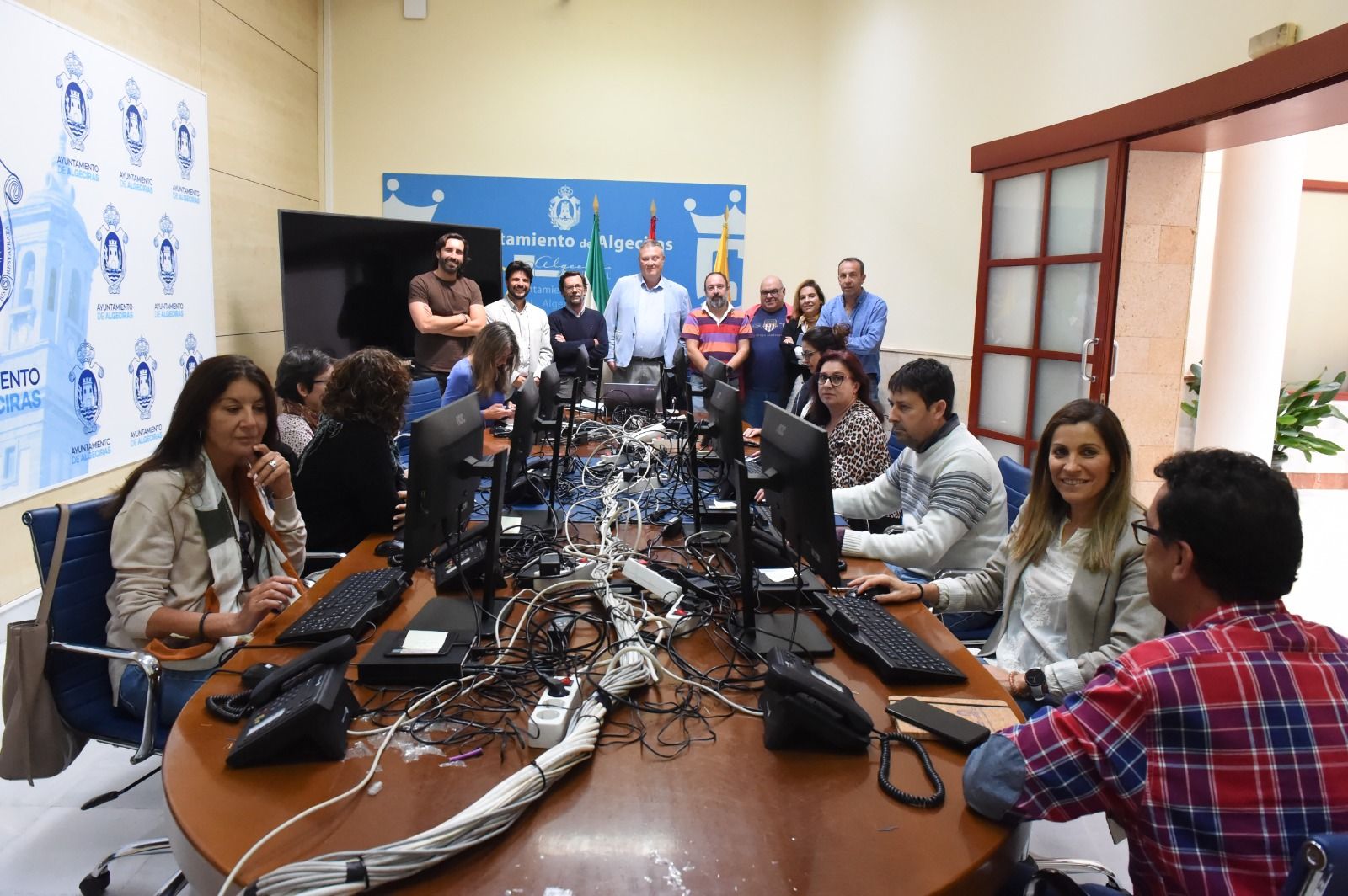 Algeciras ultima los preparativos para recoger el voto de 90.573 electores el domingo.