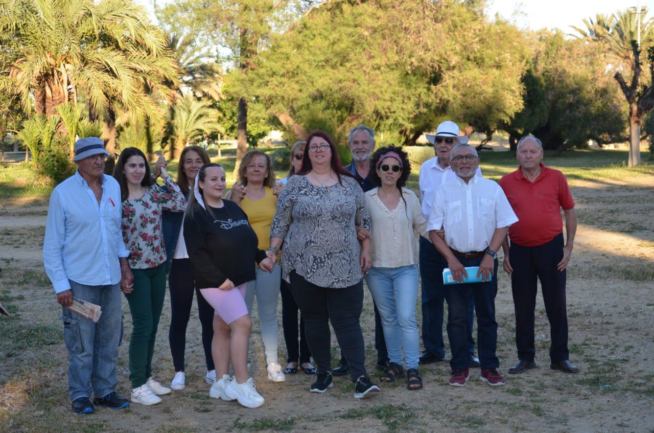 Podemos promete convertir La Línea en "una ciudad libre de maltrato animal".