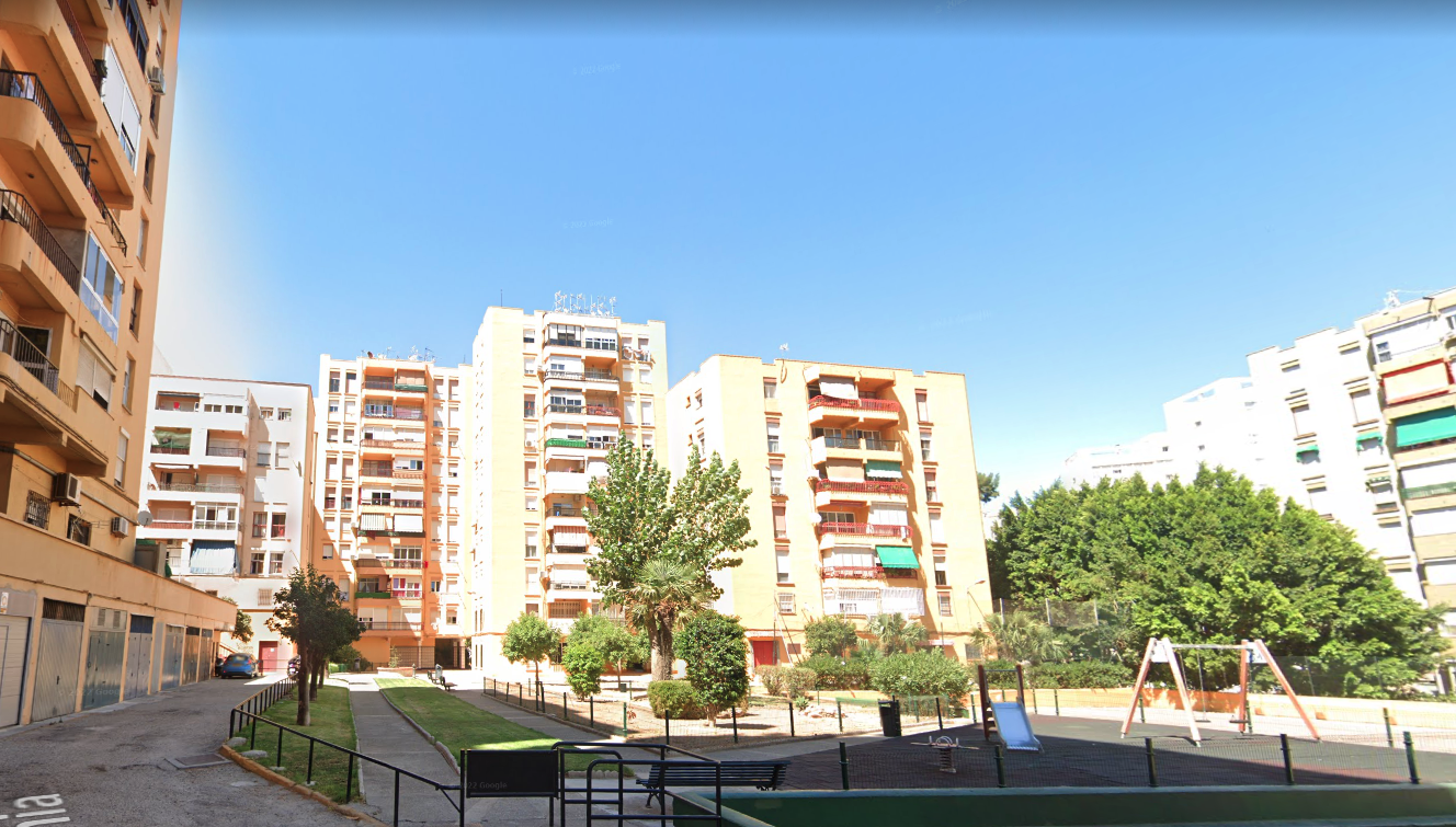 Urbanización Parque Bolonia. Los residentes en el entorno del Parque Feria pueden recoger sus pases de vehículos a partir del lunes.