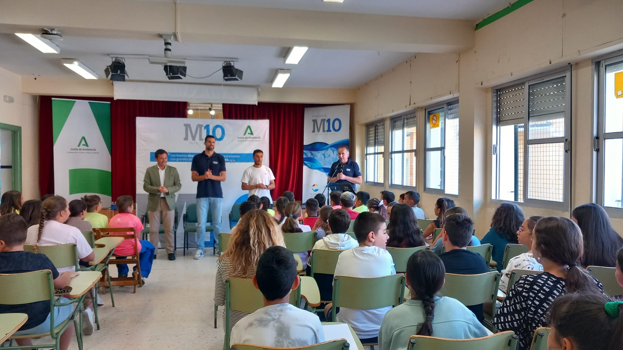 El Programa 'Mentor10' llega al CEIP Gibraltar de La Línea de la mano del deportista Adrián Gavira.