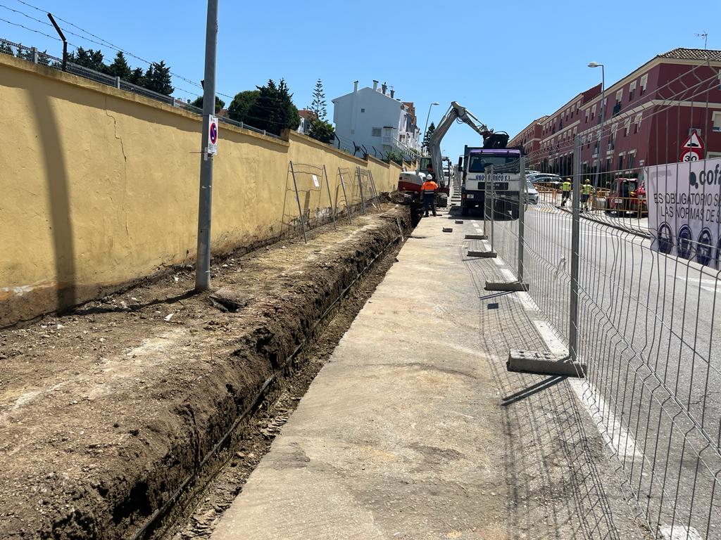 Emalgesa renueva 1,8 kilómetros de red de agua potable en las calles Trucha y Fragata de San García 