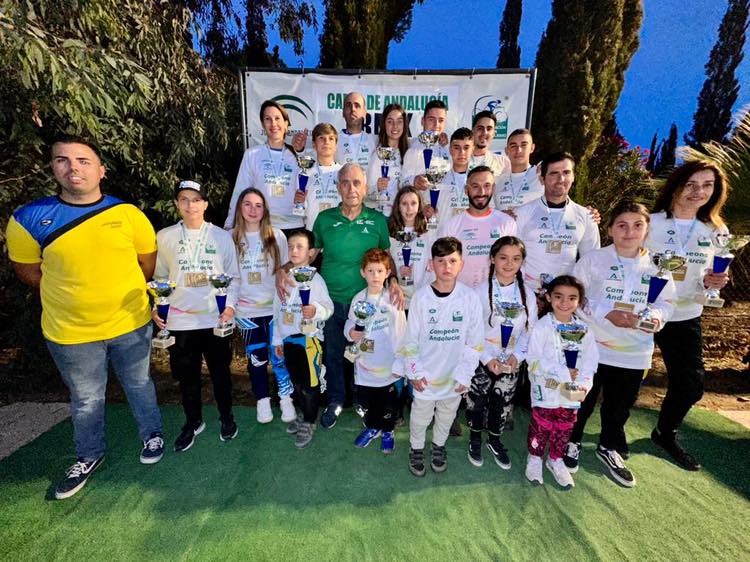 Foto de los ganadores del Campeonato de Andalucía de BMX celebrado en Almuñécar