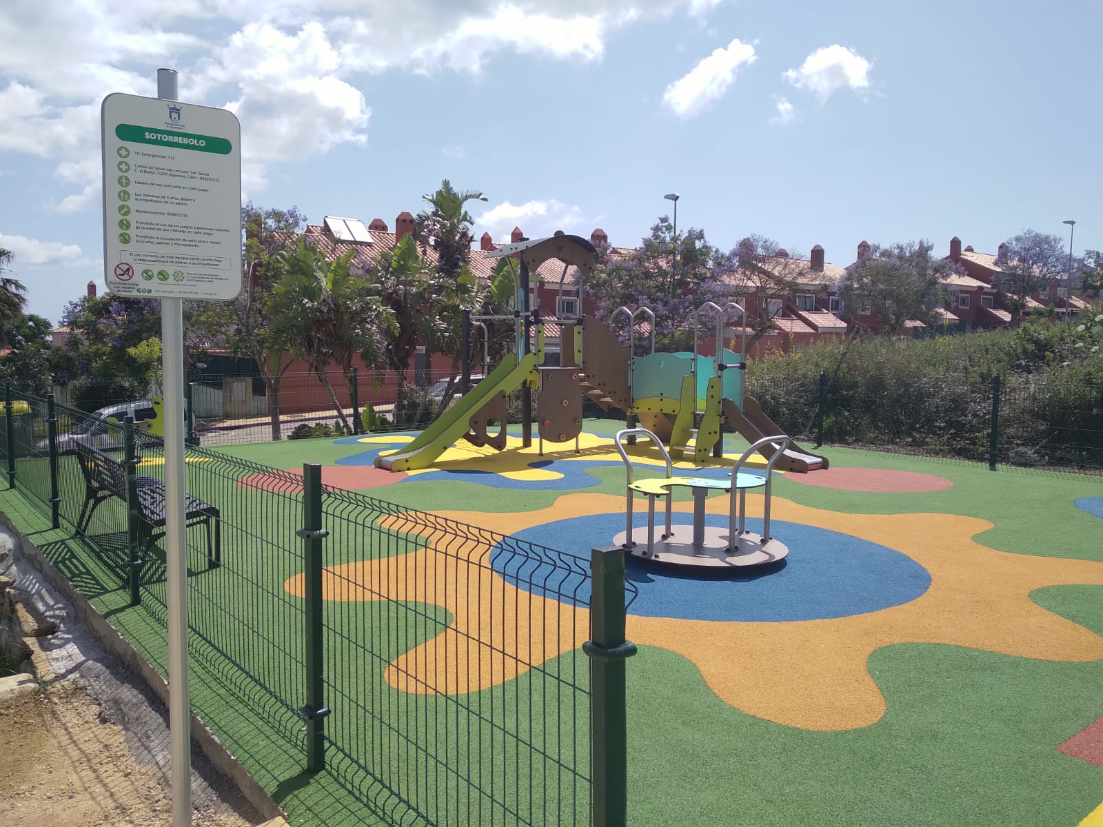 Nuevo parque infantil de Sotorebolo.