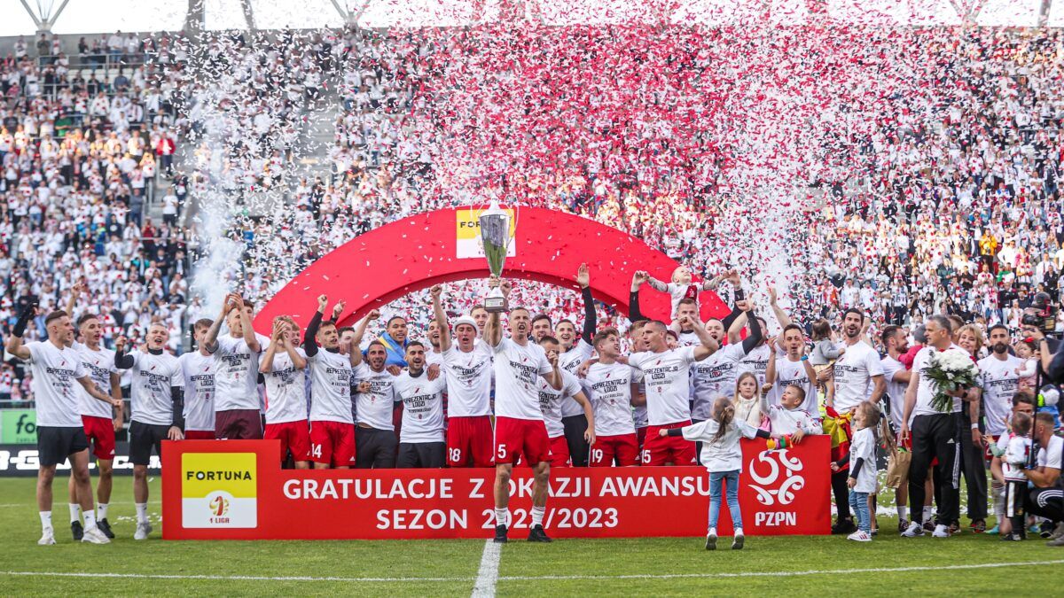 El barreño 'Pirulo' endulza con su gol la fiesta del ascenso del ŁKS Łódź (1-0)