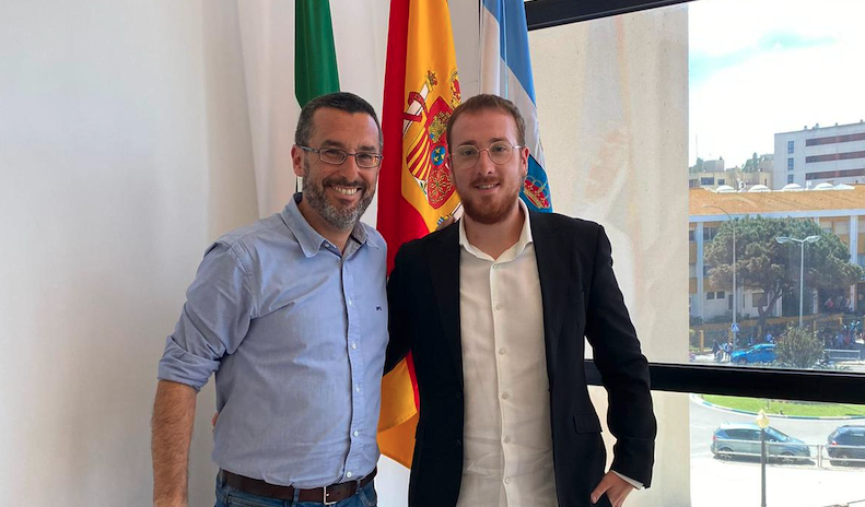 El líder de La Línea 100x100, Juan Franco, y el próximo alcalde de la Estación Linares-Baeza, Melchor Villalba, en una foto cedida a este medio.