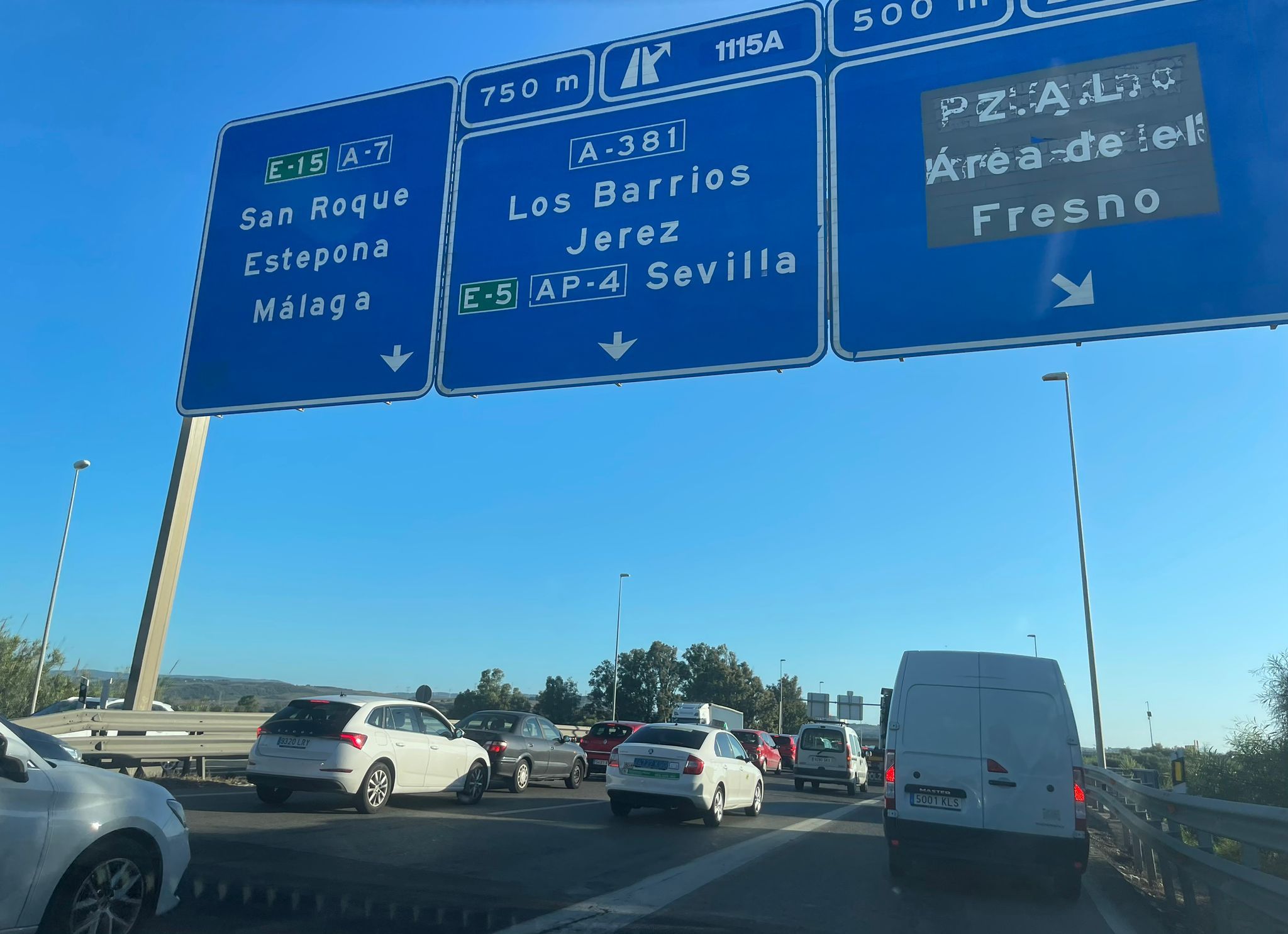 Vehículos en la A7.
