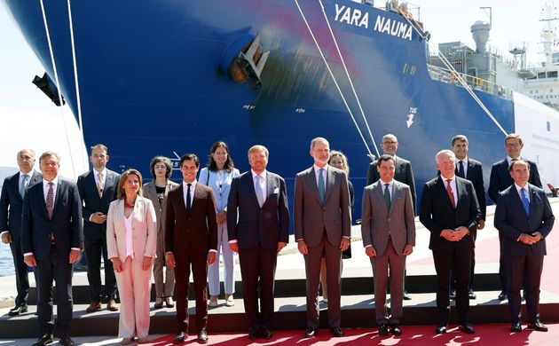 © Casa de S.M. el Rey. Los reyes de España y Holanda visitan el Puerto de Algeciras para respaldar el corredor marítimo de hidrógeno verde entre el Norte y el Sur de Europa © Casa de S.M. el Rey. Los reyes de España y Holanda visitan el Puerto de Algeciras para respaldar el corredor marítimo de hidrógeno verde entre el Norte y el Sur de Europa