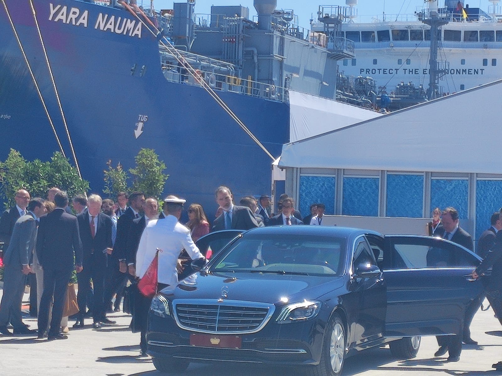 Sandra Domínguez y Mariángeles Benito / 8Directo. Los reyes de España y Holanda visitan el Puerto de Algeciras para respaldar el corredor marítimo de hidrógeno verde entre el Norte y el Sur de Europa Sandra Domínguez y Mariángeles Benito / 8Directo. Los reyes de España y Holanda visitan el Puerto de Algeciras para respaldar el corredor marítimo de hidrógeno verde entre el Norte y el Sur de Europa