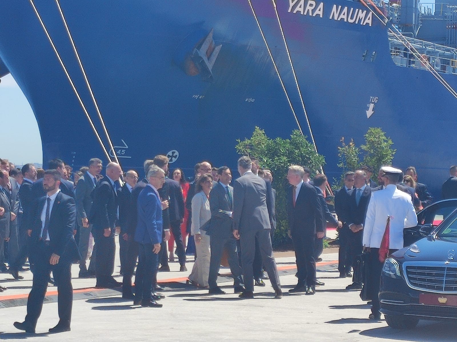 Sandra Domínguez y Mariángeles Benito / 8Directo. Los reyes de España y Holanda visitan el Puerto de Algeciras para respaldar el corredor marítimo de hidrógeno verde entre el Norte y el Sur de Europa Sandra Domínguez y Mariángeles Benito / 8Directo. Los reyes de España y Holanda visitan el Puerto de Algeciras para respaldar el corredor marítimo de hidrógeno verde entre el Norte y el Sur de Europa