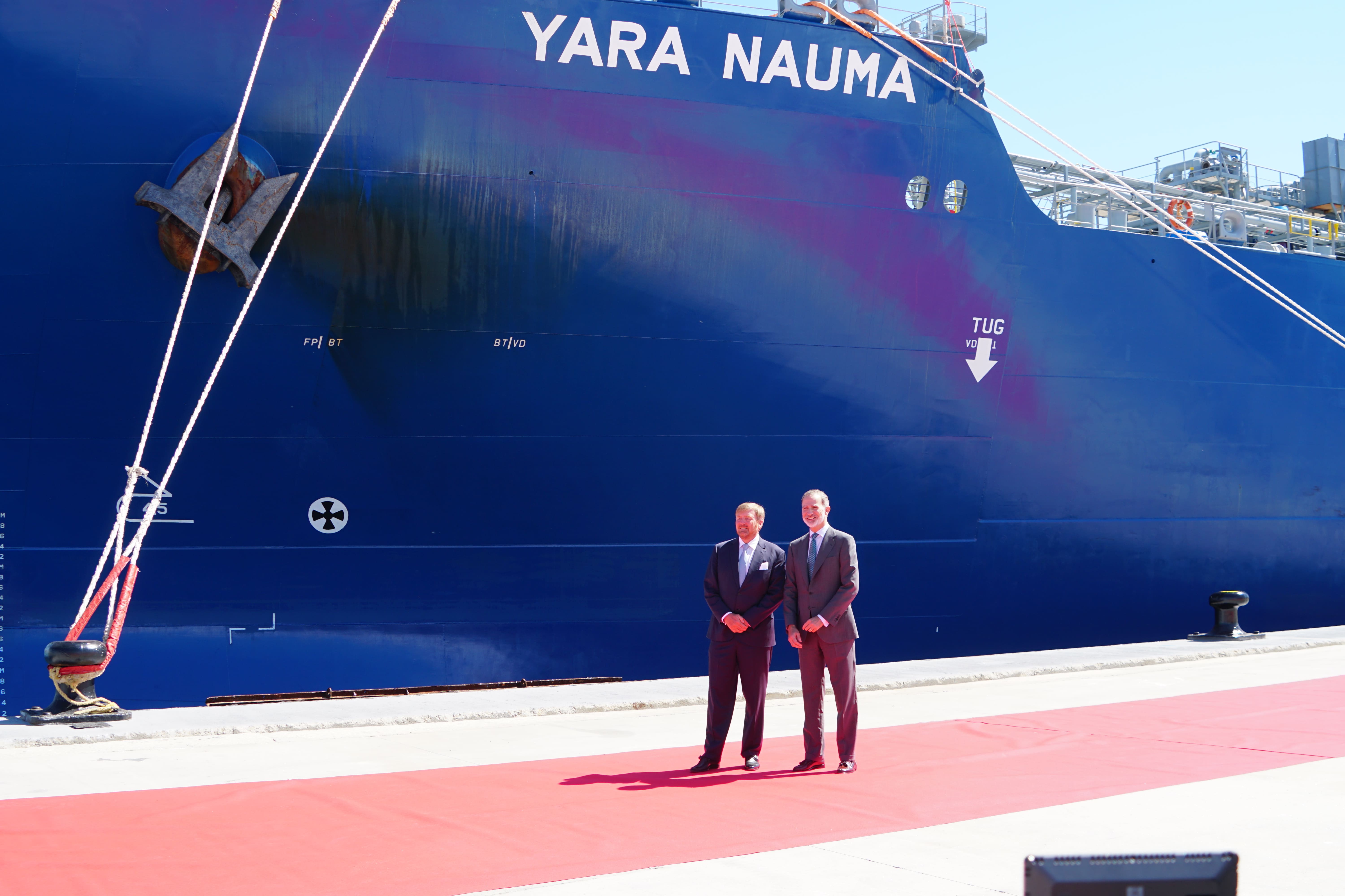 Sandra Domínguez y Mariángeles Benito / 8Directo. Los reyes de España y Holanda visitan el Puerto de Algeciras para respaldar el corredor marítimo de hidrógeno verde entre el Norte y el Sur de Europa Sandra Domínguez y Mariángeles Benito / 8Directo. Los reyes de España y Holanda visitan el Puerto de Algeciras para respaldar el corredor marítimo de hidrógeno verde entre el Norte y el Sur de Europa