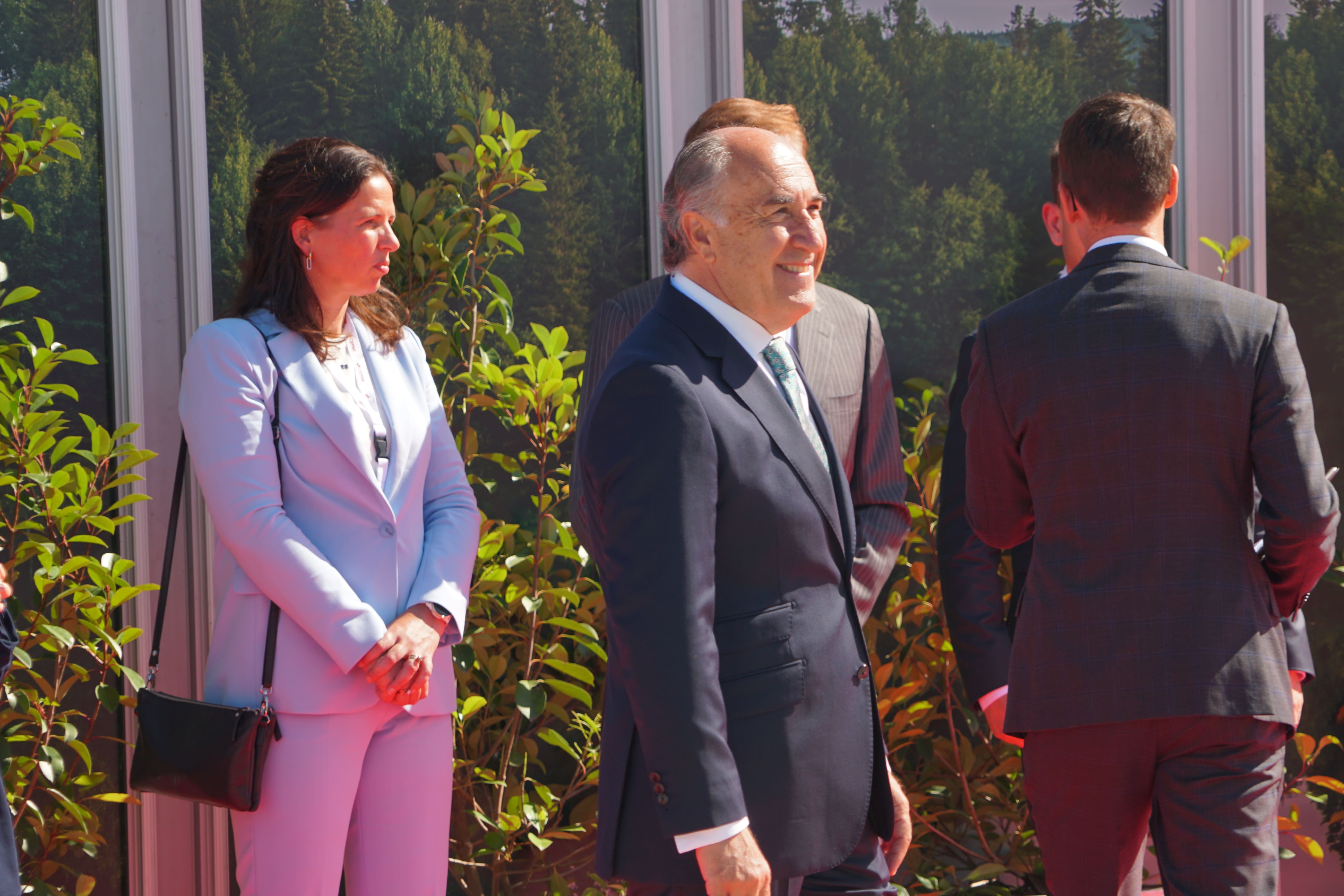 Sandra Domínguez y Mariángeles Benito / 8Directo. Los reyes de España y Holanda visitan el Puerto de Algeciras para respaldar el corredor marítimo de hidrógeno verde entre el Norte y el Sur de Europa Sandra Domínguez y Mariángeles Benito / 8Directo. Los reyes de España y Holanda visitan el Puerto de Algeciras para respaldar el corredor marítimo de hidrógeno verde entre el Norte y el Sur de Europa