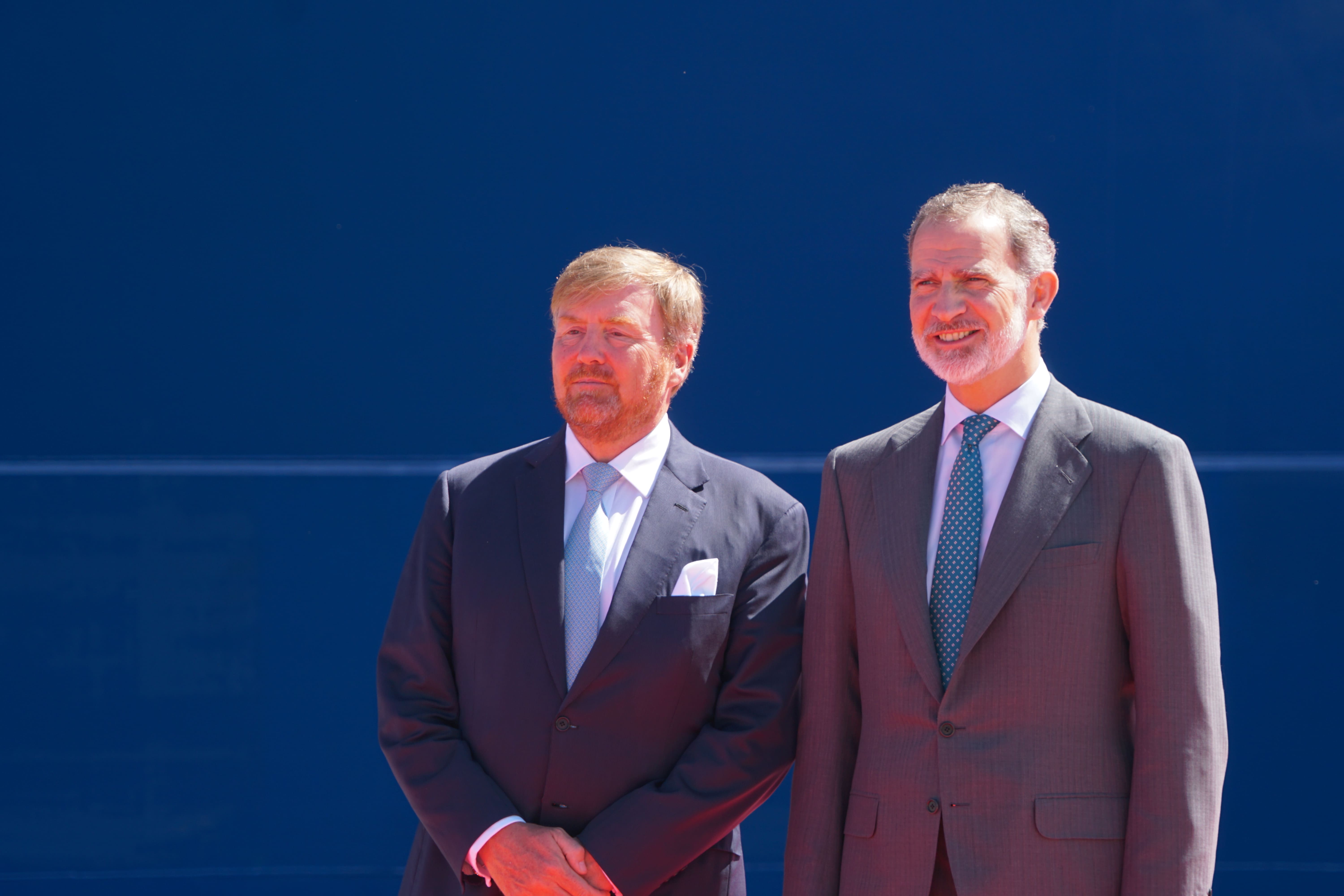 Sandra Domínguez y Mariángeles Benito / 8Directo. Los reyes de España y Holanda visitan el Puerto de Algeciras para respaldar el corredor marítimo de hidrógeno verde entre el Norte y el Sur de Europa Sandra Domínguez y Mariángeles Benito / 8Directo. Los reyes de España y Holanda visitan el Puerto de Algeciras para respaldar el corredor marítimo de hidrógeno verde entre el Norte y el Sur de Europa