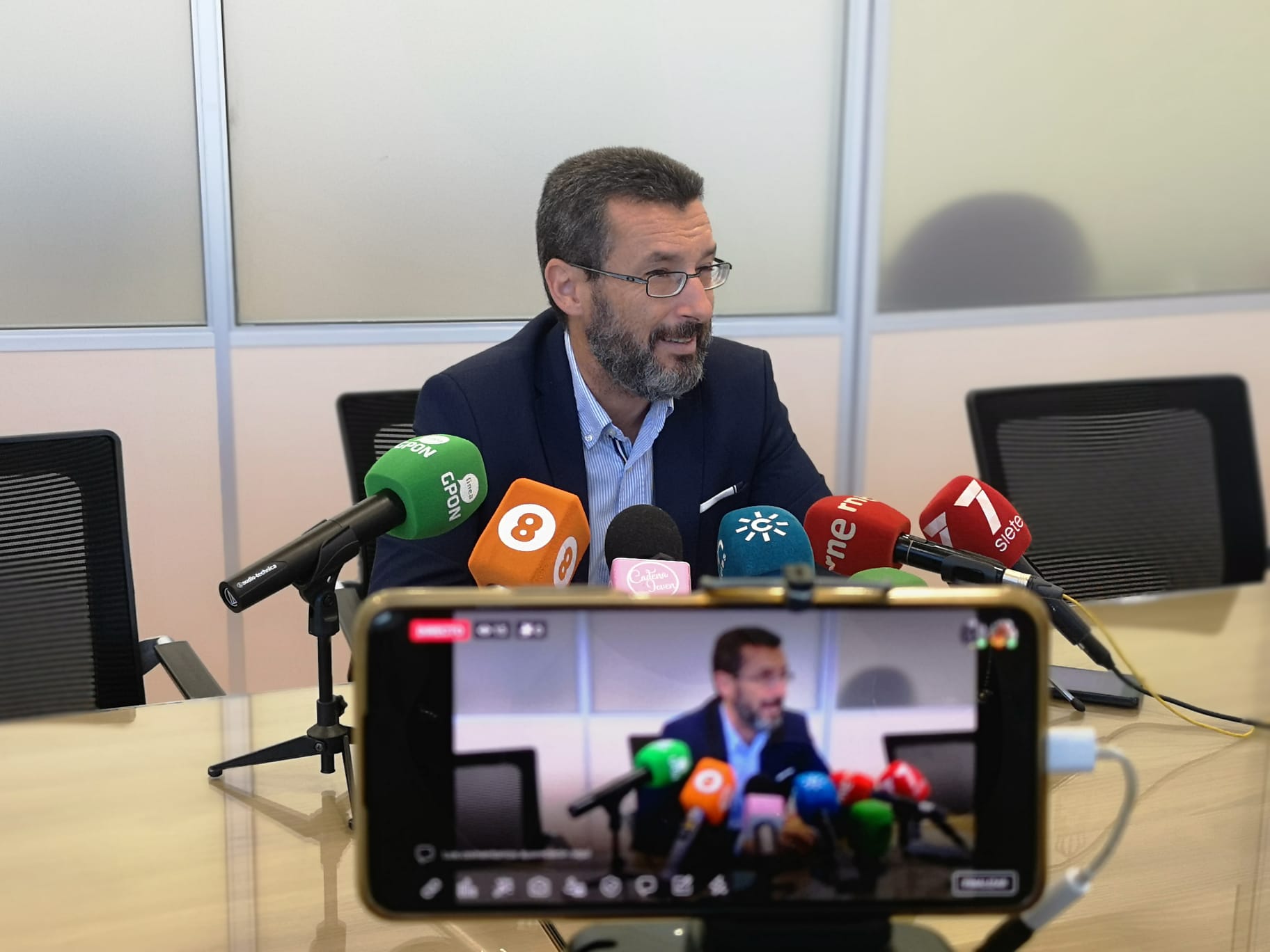 El alcalde de La Línea, Juan Franco. en una rueda de prensa.