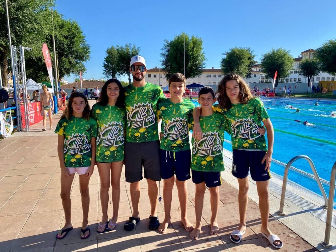 Clara Escobar, del CN Los Barrios, roza de nuevo las medallas en el Andaluz Alevín