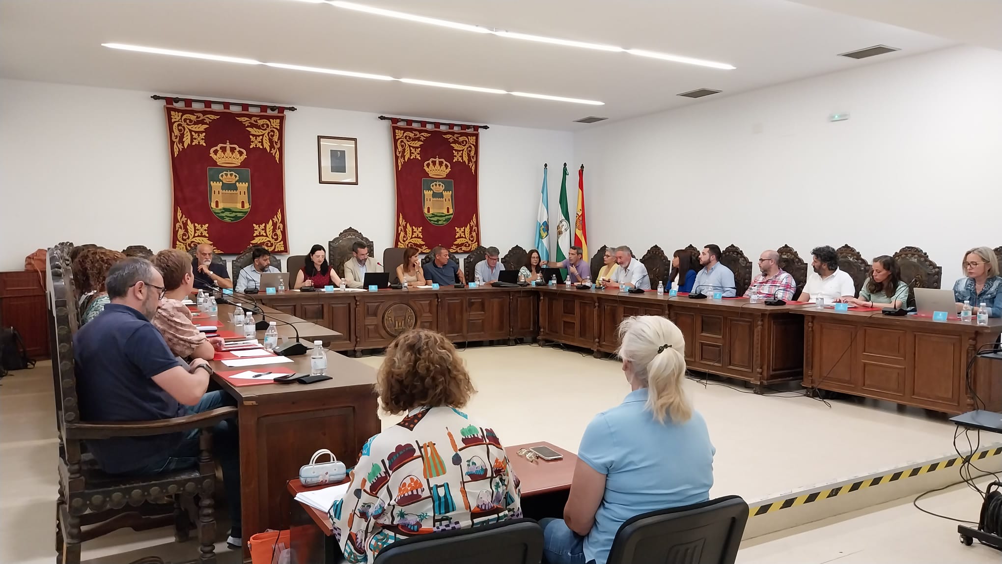 Imagen de archivo de un pleno de La Línea. El Pleno de La Línea aprueba varios estudios para la construcción de viviendas en la Alcaidesa