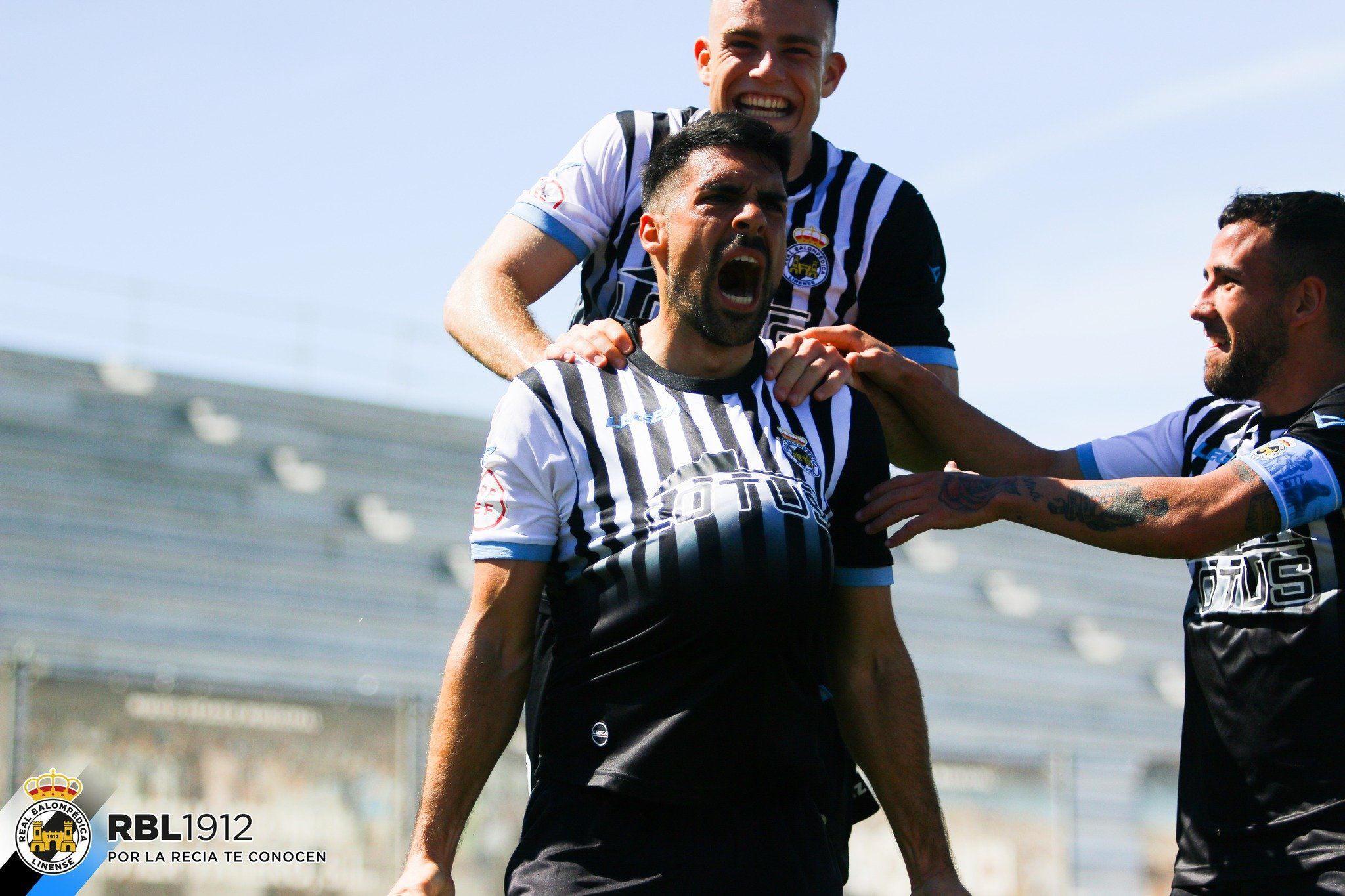 Borja López celebra un gol con Guti y Loren/Foto: @Víctor Ayala/RBL1912