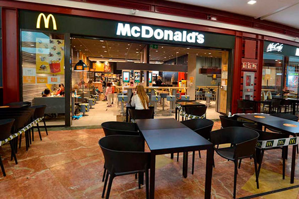 McDonald's busca empleados en el Centro Comercial Puerta Europa de Algeciras.