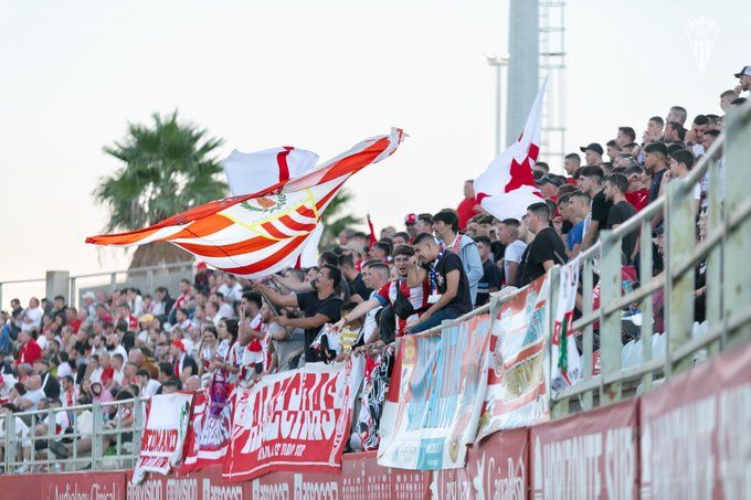 Parte de la afición del Algeciras CF espera noticias "ilusionantes" para sacarse el abono de cara a la nueva temporada