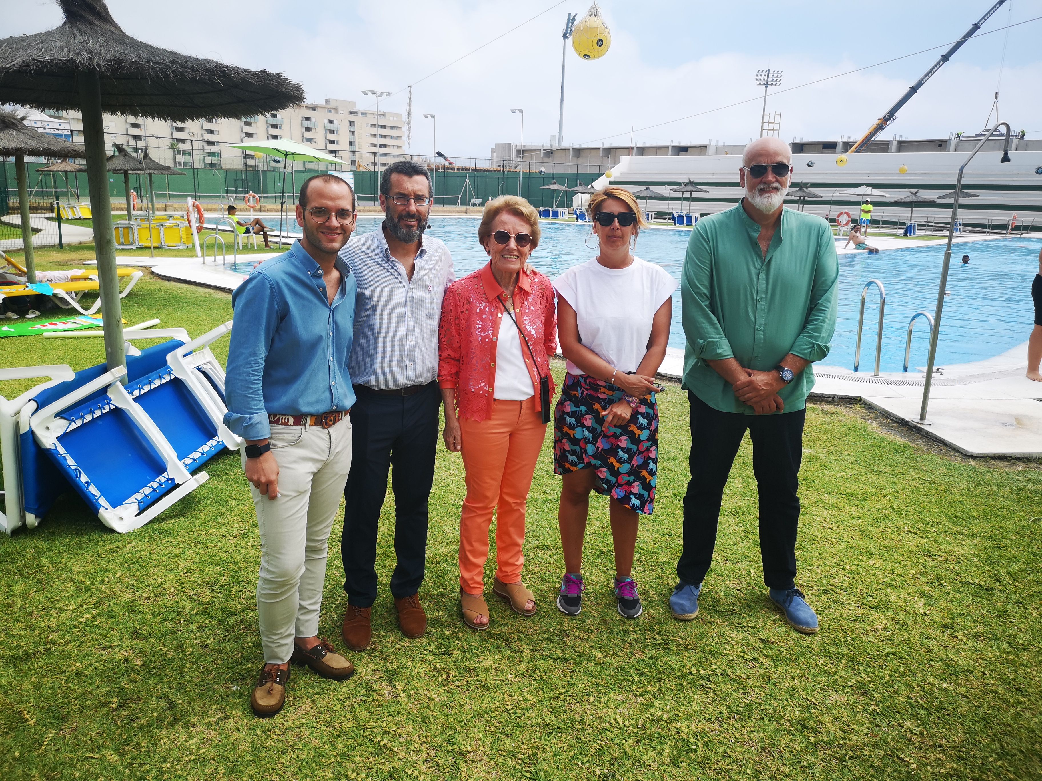 Asansull da la bienvenida al verano con la apertura de su piscina. 
