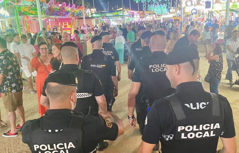 El Ayuntamiento recuerda la prohibición de objetos peligrosos como premio en las tómbolas de feria. 
