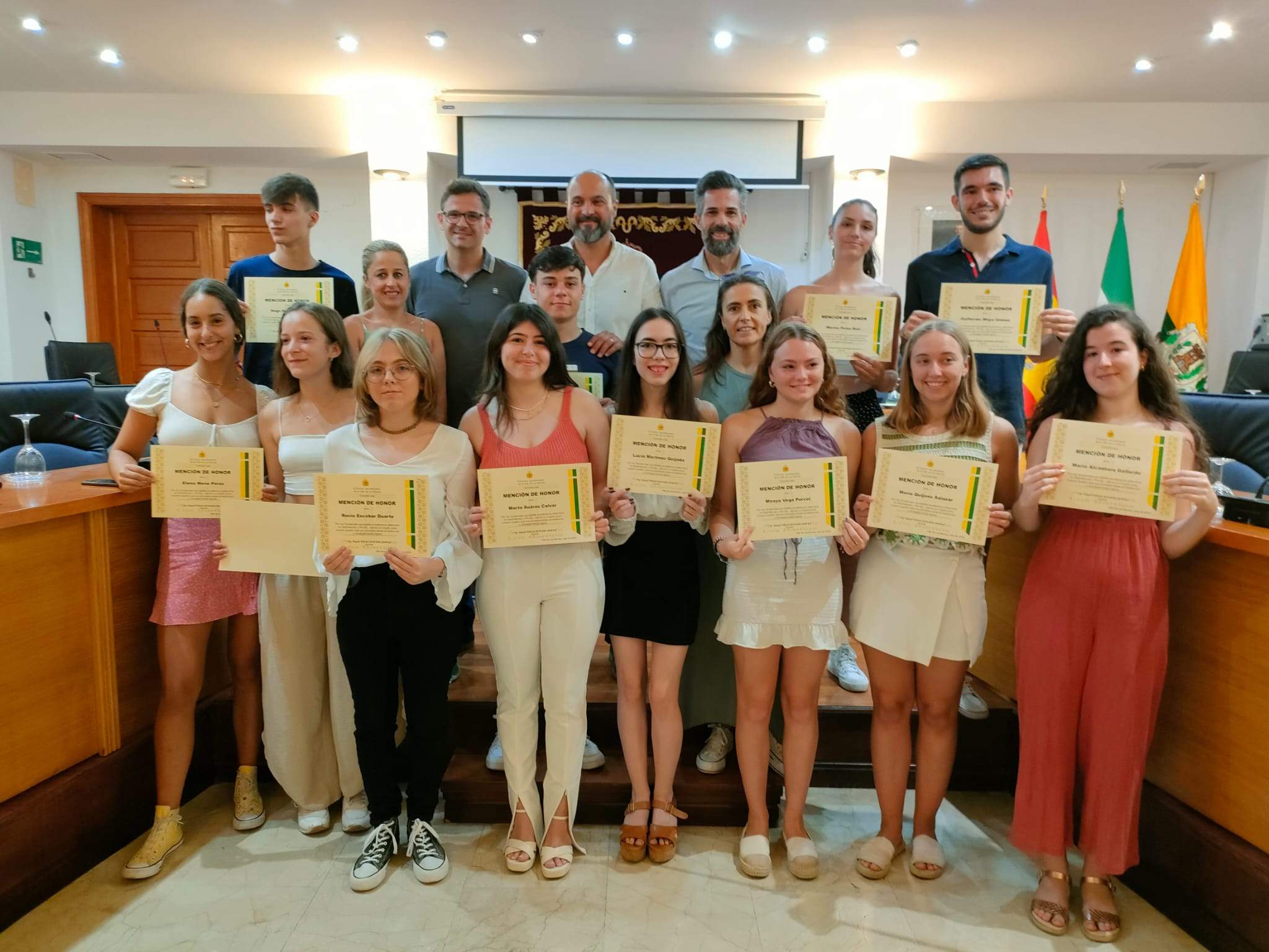 Los Barrios reconoce a los alumnos con los mejores notas en Bachillerato y PEvAU.