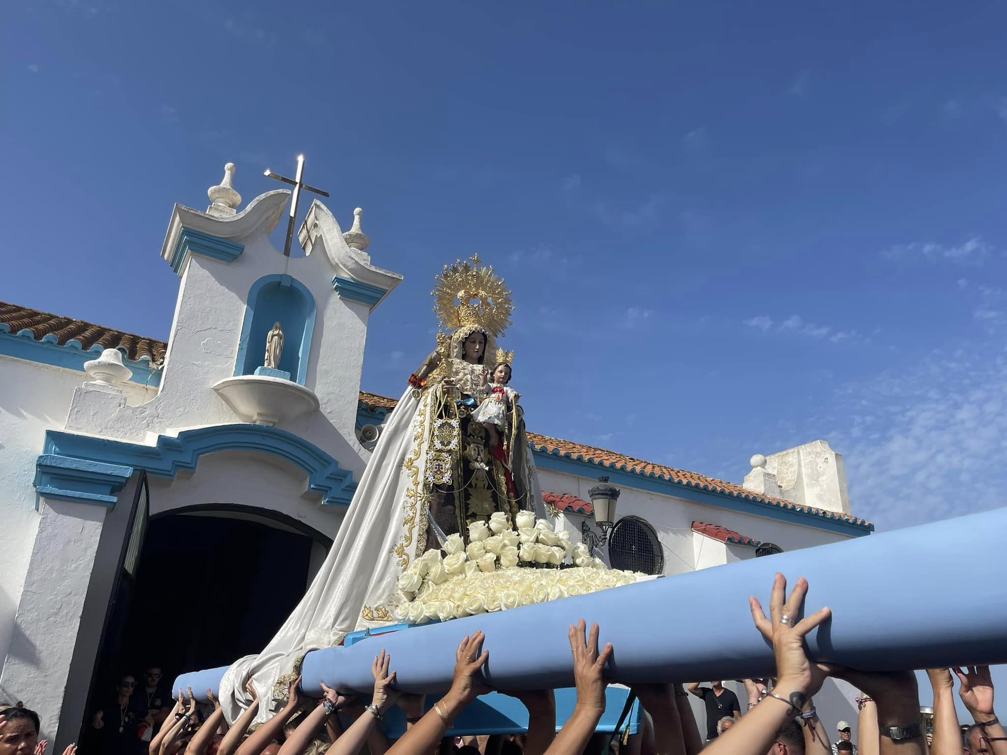 La Atunara, a los pies de la Virgen del Carmen. Foto. S.F./ 8Directo