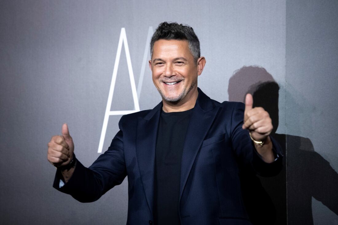 Alejandro Sanz. Alejandro Sanz.