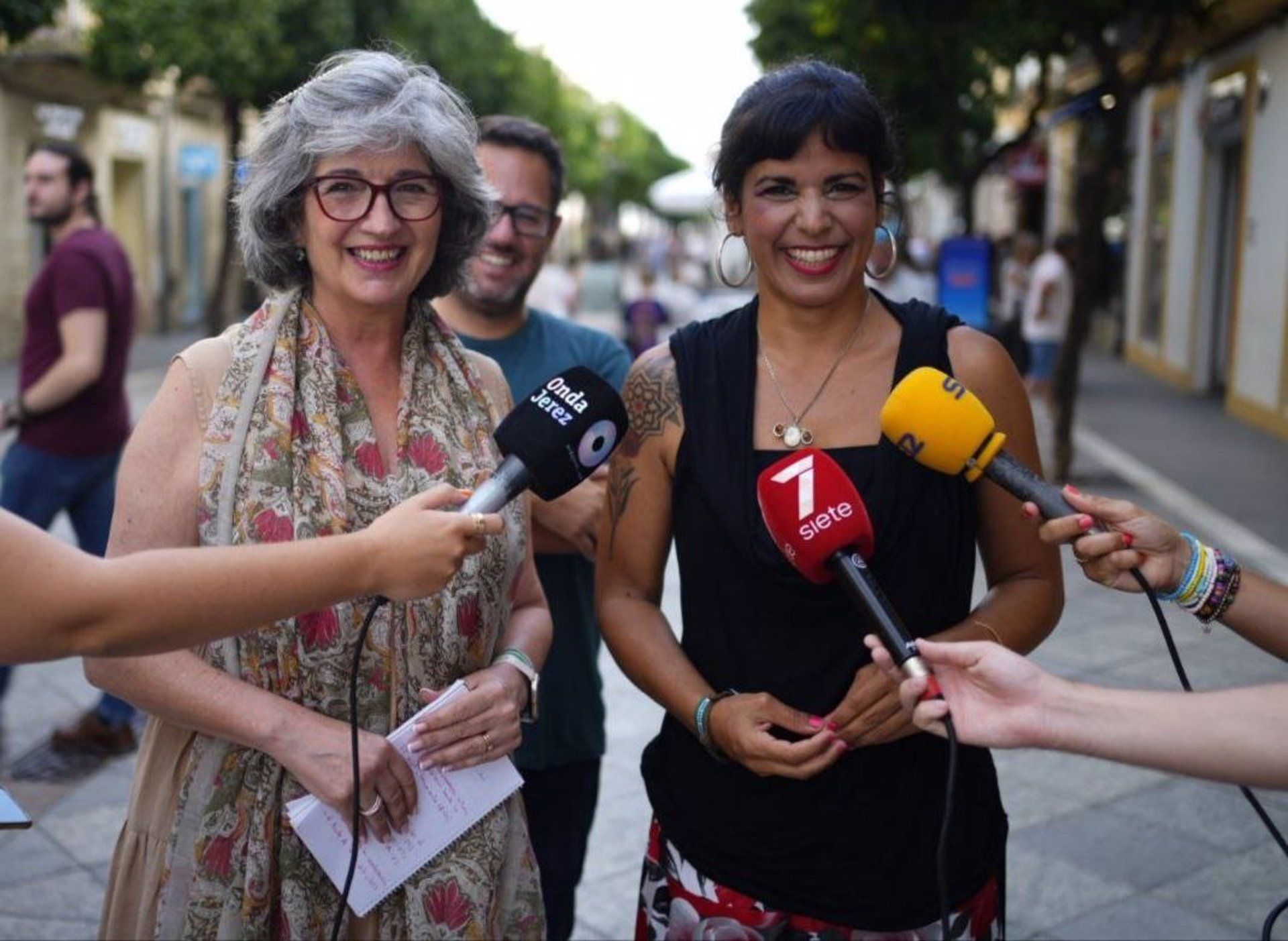 Adelante Andalucía promete en su programa garantizar gafas y salud mental gratuita y autoescuelas públicas