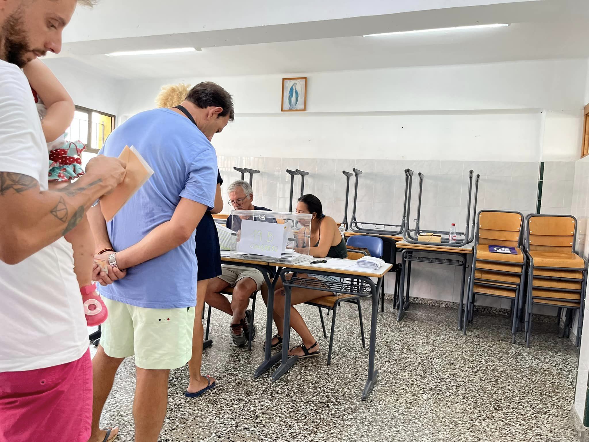 Sube la participación en todos los municipios del Campo de Gibraltar hasta las 14.00 horas