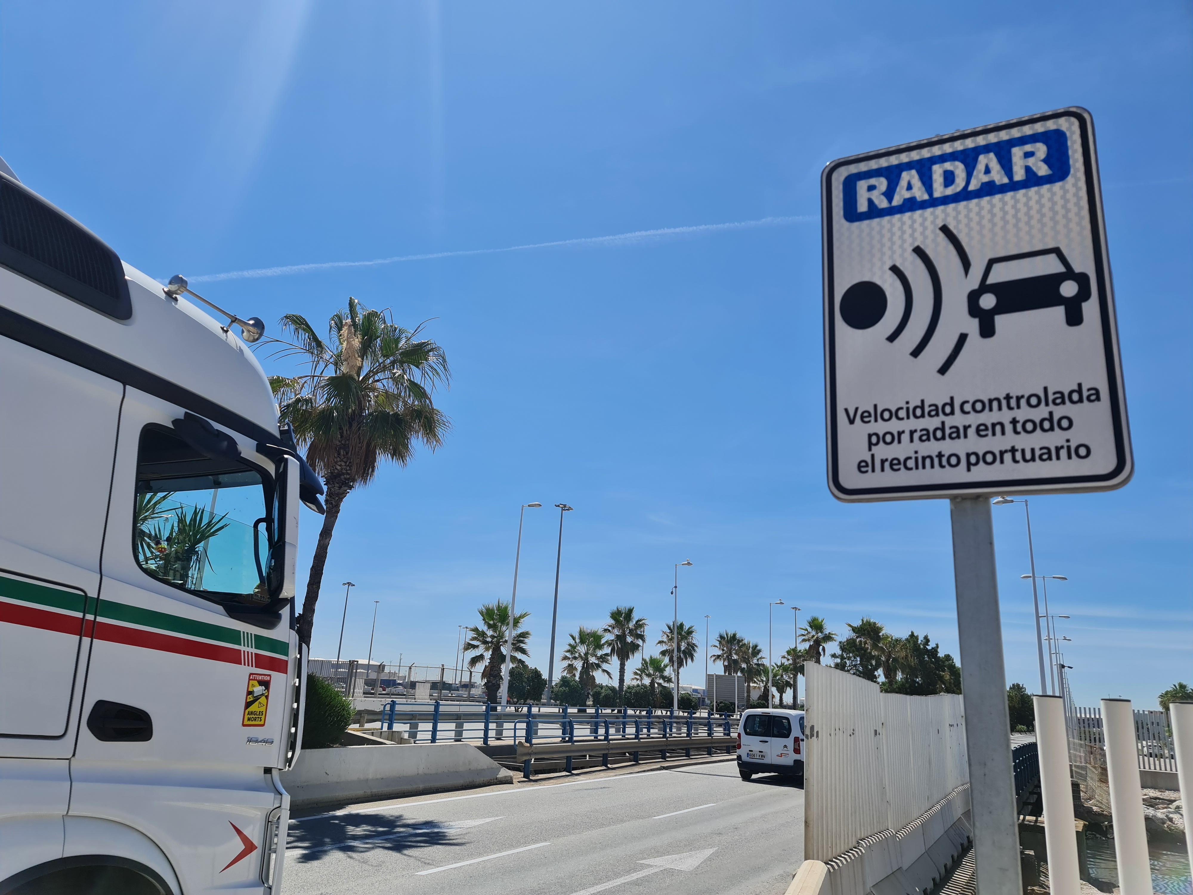 La APBA pone en marcha seis nuevos radares para el control de la velocidad en el recinto portuario
