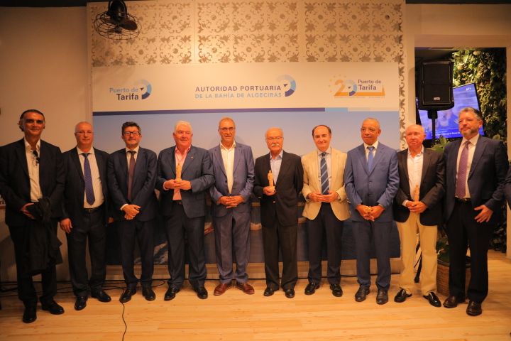 La APBA reconoce a Morón, Caffarena, Mora y Ouanaya en el aniversario del Puerto de Tarifa como frontera Schengen.