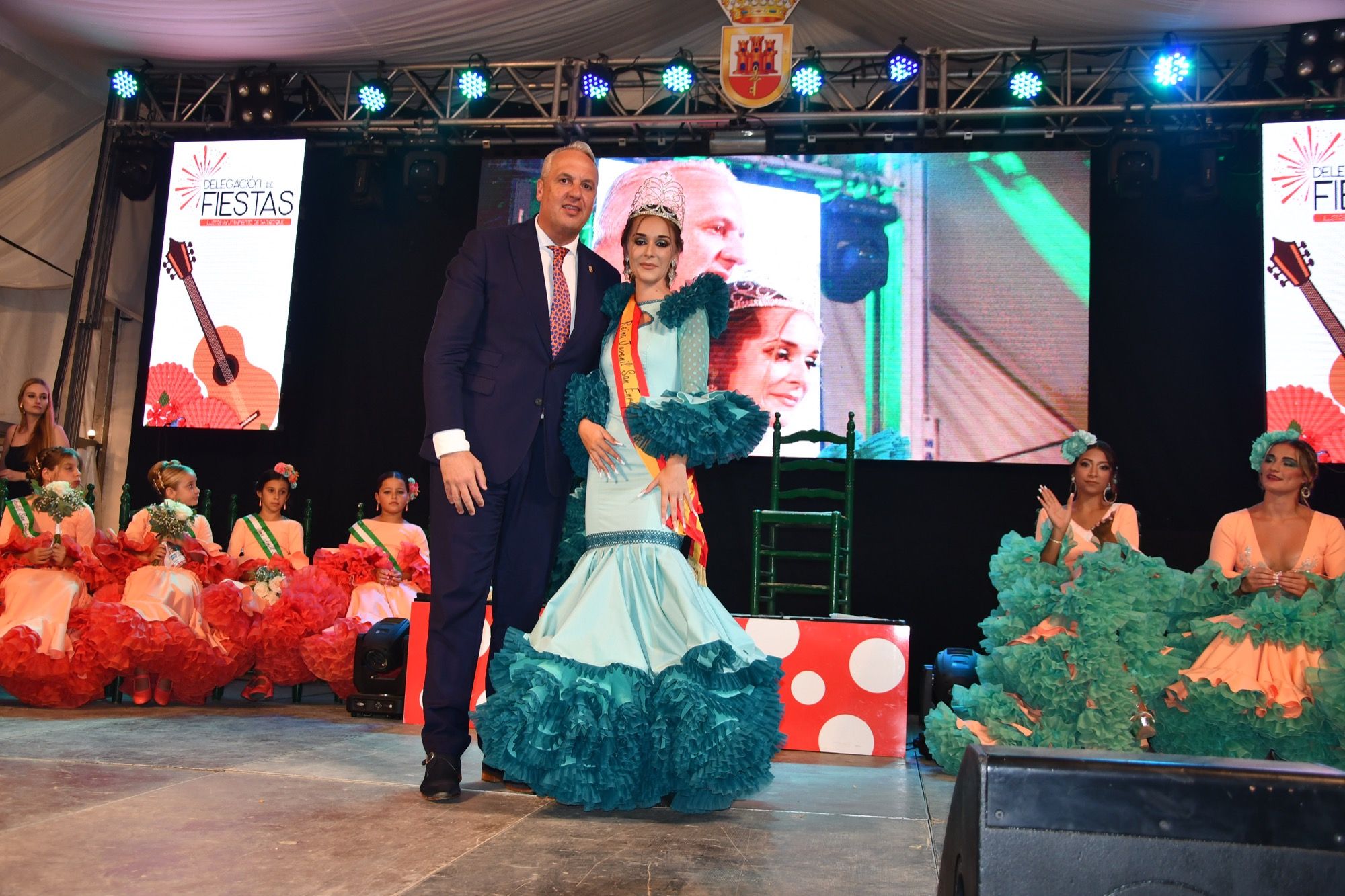 Ruiz Boix, con la reina juvenil.