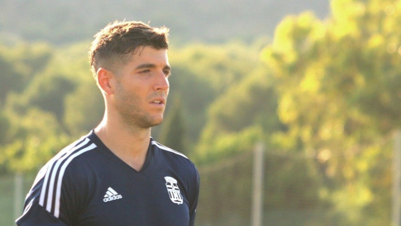 El defensa Javi Fernández, con experiencia en Segunda A, quinta incorporación de la RB Linense 23/24