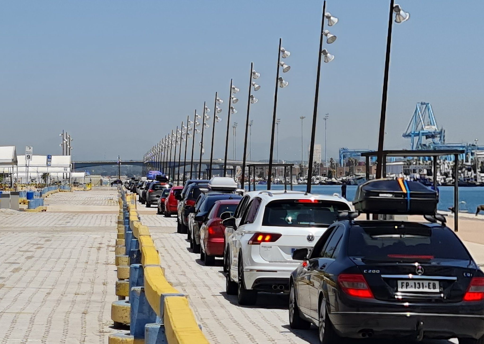 Ascienden a 16.000 los vehículos embarcados en los puertos de Algeciras y Tarifa en el marco de la OPE. Foto: APBA.