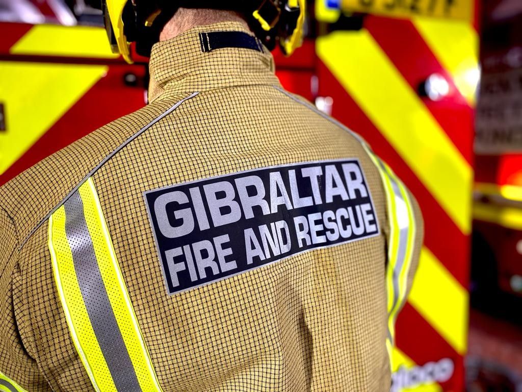Gibraltar ofrece sus servicios de bomberos y rescate para combatir el incendio de Santa Margarita
