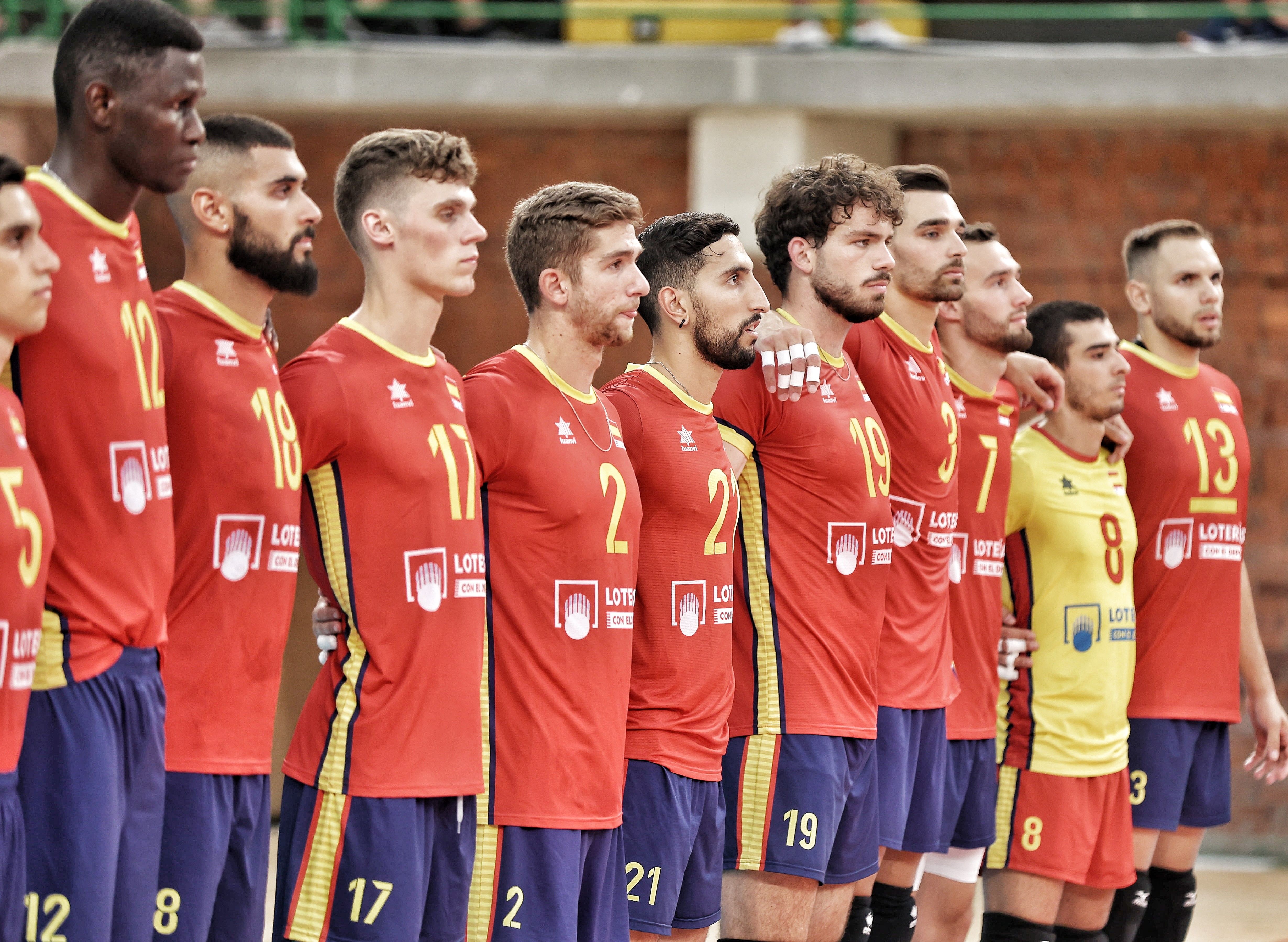 Andrés Villena, con el número '13', con el resto de jugadores de la selección