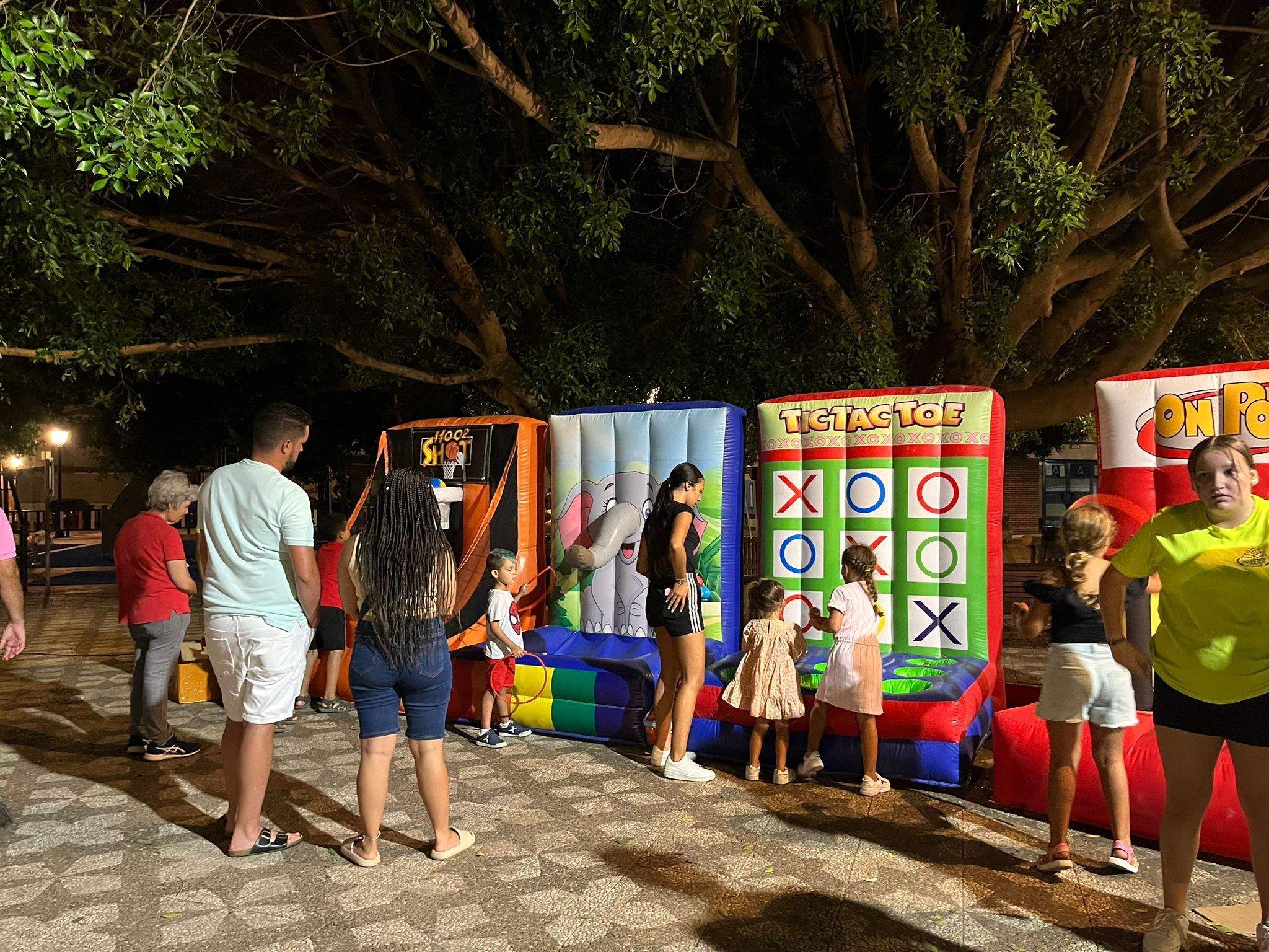 Los Cortijillos disfruta de una noche llena de juegos con la Fiesta Infantil