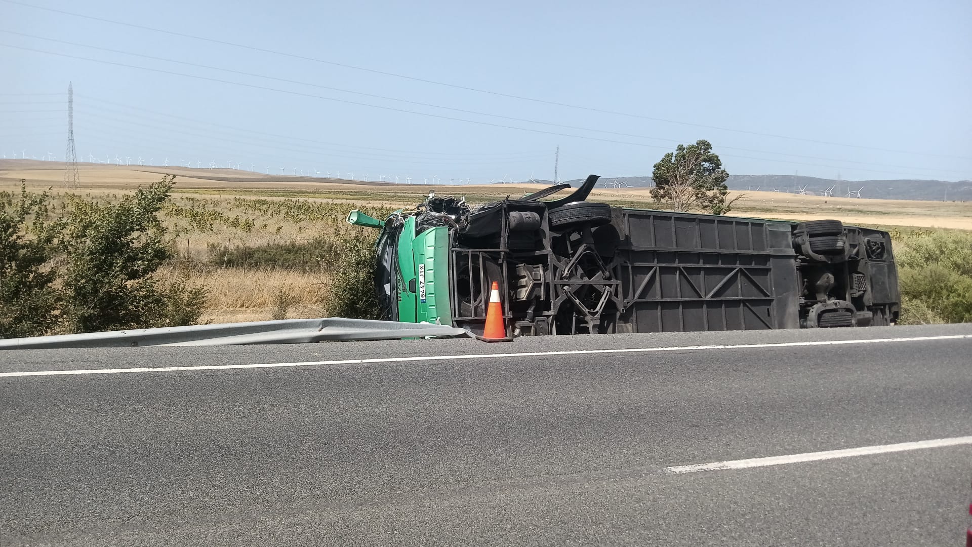 Muere un motorista en un accidente con un autobús en la N-340 a su paso por Tarifa. 