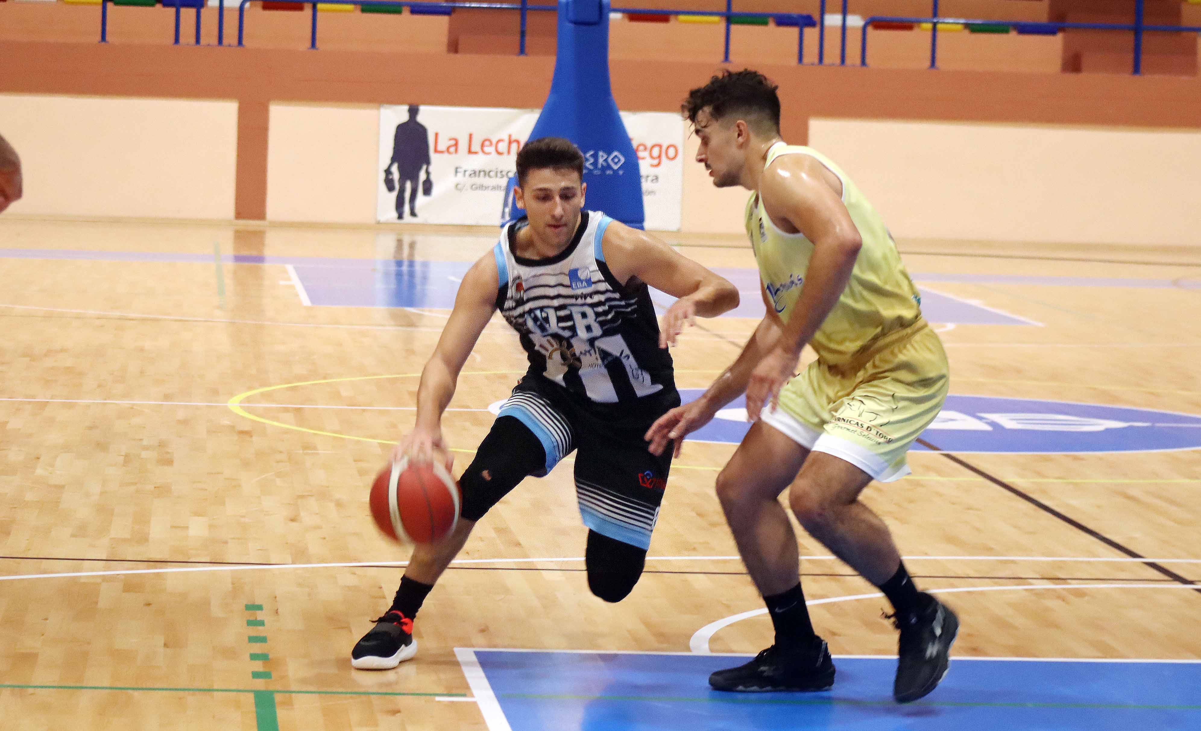 Víctor Chernodolia, con la Unión Linense de Baloncesto/Foto Axel S.C.