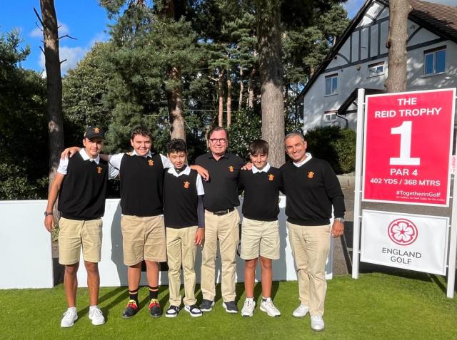 Los jugadores españoles en el Reid Trophy 2023, con Luis Del Rosal, del Club de Golf La Cañada
