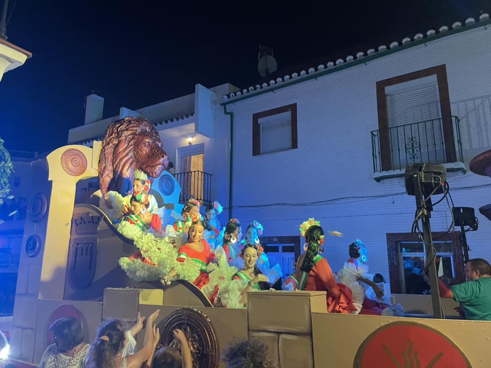 Gran fiesta en la cabalgata de la Feria Real de San Roque 2023.