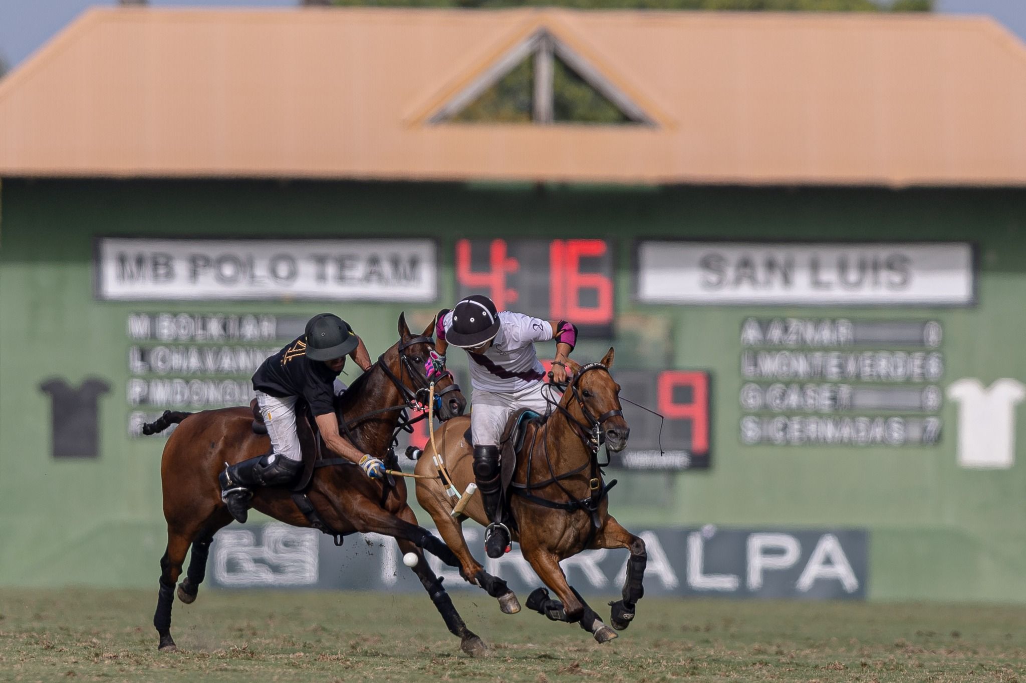 Un lance del MB Polo Team frente a San Luis de las semifinales del Alto Hándicap de la Copa de Plata 'Terralpa'/Foto Matías Callejo