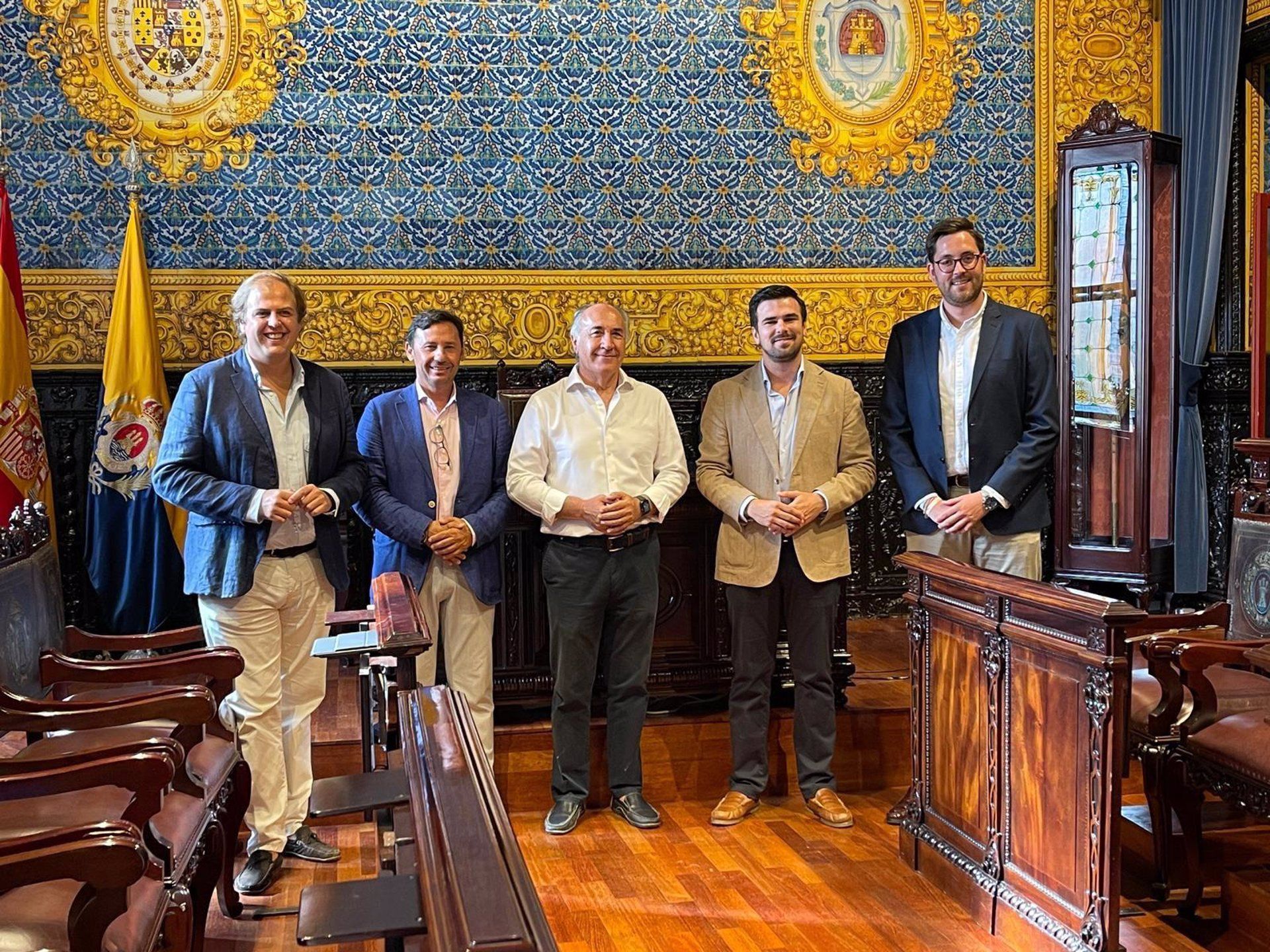 El delegado territorial de Agricultura, Fran Moreno, mantiene un encuentro con el alcalde de Algeciras, José Ignacio Landaluce, en su primera visita institucional al municipio