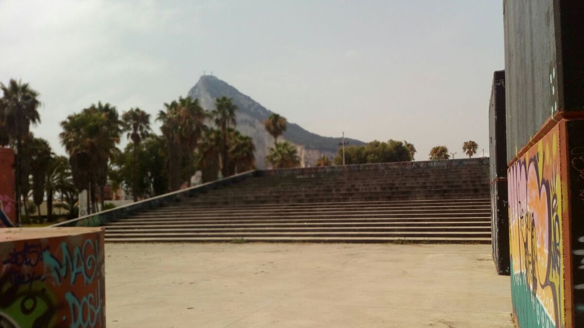 El parque Princesa Sofía.La Línea afronta la víspera de Navidad sin una zona habilitada para el botellón.