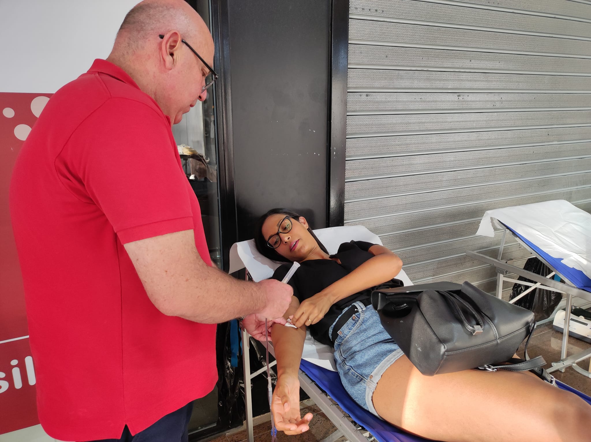 Llamamiento del Centro de Transfusión: "Nada salva más vidas que donar sangre". Imagen de archivo. S.D. / 8Directo. 